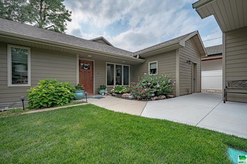 359 Lakeshore Dr, McCook Lake, SD, 57049-4002 | Card Image