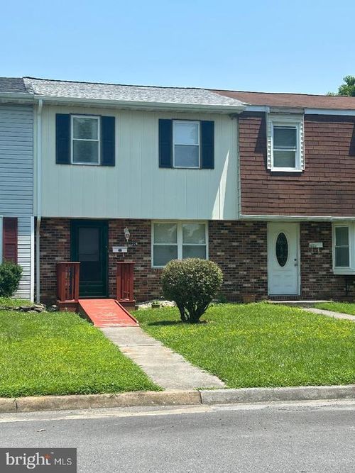 224 Moore Dr, Berryville, VA, 22611-1150 | Card Image