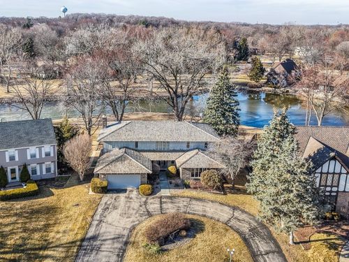 9 Buckingham Dr, Sugar Grove, IL, 60554-4199 | Card Image