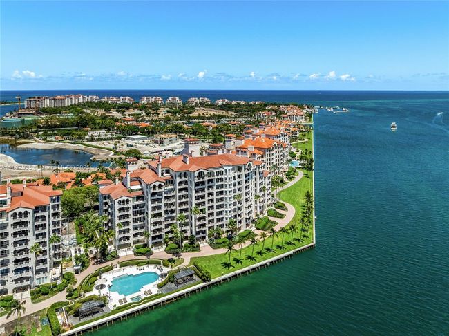 5233 - 5233 Fisher Island Dr, Condo with 4 bedrooms, 5 bathrooms and null parking in Miami Beach FL | Image 49
