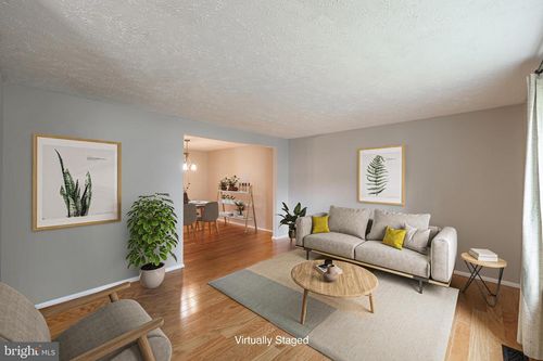 9416 Mirror Pond Dr, FAIRFAX, VA, 22032-1361 | Card Image