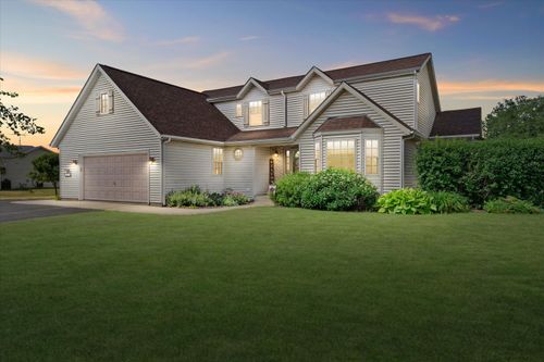 N7101 Lakeshore Ave, Elkhorn, WI, 53121-3666 | Card Image