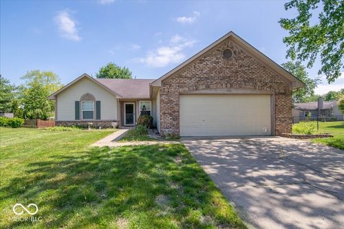 725 Lake Shore Rd, Franklin, IN, 46131-7469 | Card Image