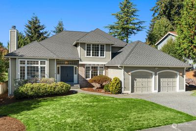 6595 151st Place Se, House other with 4 bedrooms, 2 bathrooms and 2 parking in Bellevue WA | Image 1