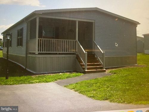 13 Amber Cir, NEW HOLLAND, PA, 17557-8717 | Card Image