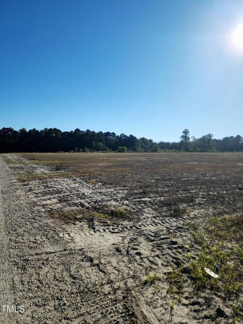 3 Tart Town Rd, Dunn, NC, 28334-8001 | Card Image