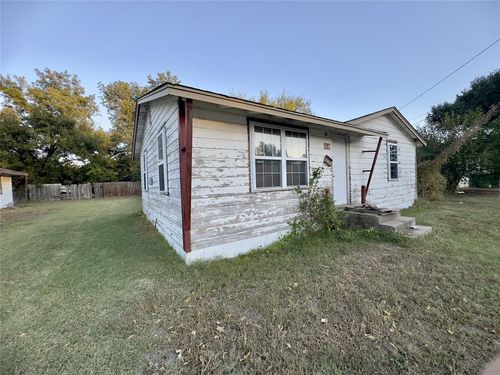 210 N Byers Ave, Mangum, OK, 73554-3804 | Card Image