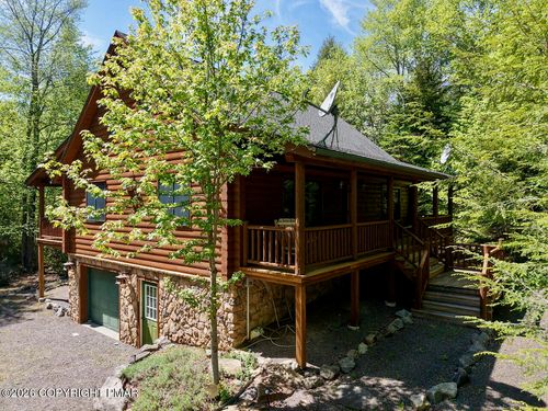 53 Hemlock Ct, Gouldsboro, PA, 18424-9039 | Card Image