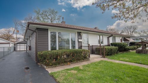 8953 S Corcoran Rd, Hometown, IL, 60456-1126 | Card Image