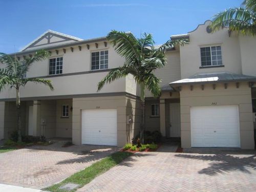 984 Lucaya Dr, Riviera Beach, FL, 33404-6466 | Card Image