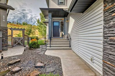 270 Chaparral Valley Terr Se, House other with 4 bedrooms, 3 bathrooms and 4 parking in Calgary AB | Image 3