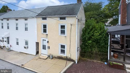 218 Ann St, PHOENIXVILLE, PA, 19460-3110 | Card Image