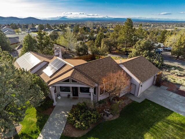 Hillcrest Dr, Redmond, OR 97756