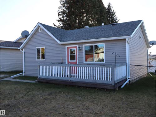 4407 54 Ave, Barrhead, AB, T7N1J8 | Card Image