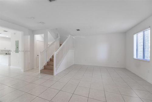 640 Ne 207th St, Miami, FL, 33179 | Card Image