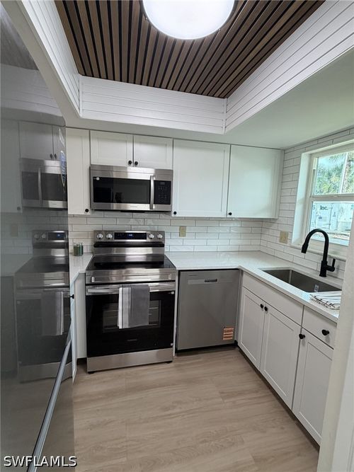 101a-325 Charlemagne Boulevard, NAPLES, FL, 34112 | Card Image