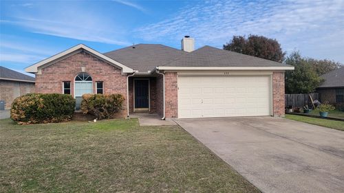 604 Honeysuckle Dr, Cleburne, TX, 76033-4015 | Card Image