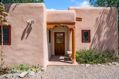 121 Bob, Santa Fe, NM, 87501 | Card Image