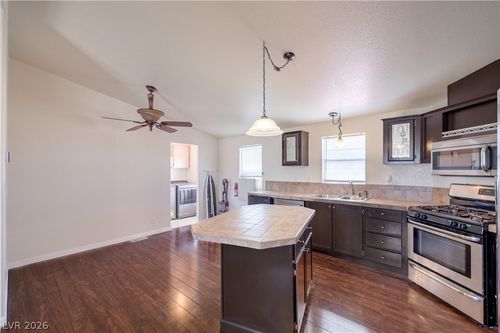 418 Pueblo Pl, Henderson, NV, 89015-5551 | Card Image