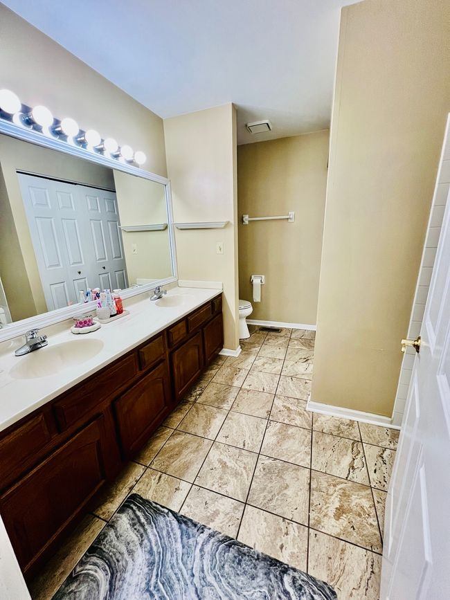 107 - 107 Pembroke Cir, Home with 3 bedrooms, 3 bathrooms and 2 parking in Lake Bluff IL | Image 18