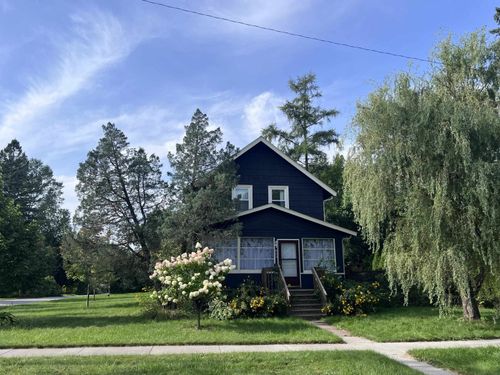 823 7th Ave E, Superior, WI, 54880-3133 | Card Image