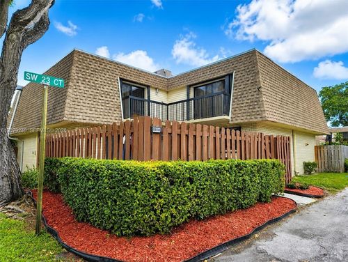 17d-8215 Sw 23rd Ct, North Lauderdale, FL, 33068-5169 | Card Image