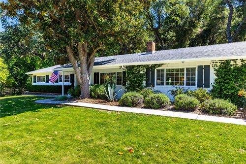 7695 Del Rio Rd, Atascadero, CA, 93422-1224 | Card Image