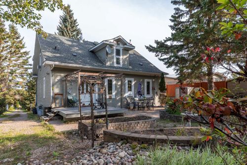 417 2 Street, Home with 3 bedrooms, 2 bathrooms and 5 parking in Paradise Hill SK | Card Image