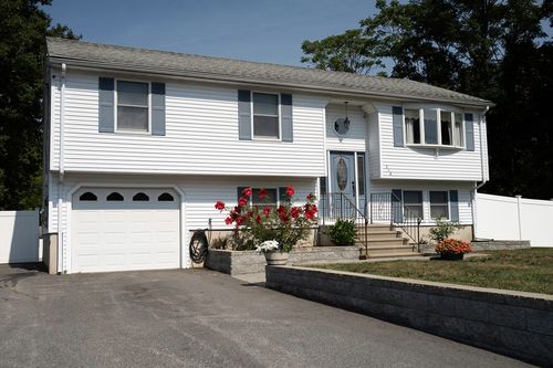 218 Dunbar St, Taunton, MA, 02780-7245 | Card Image