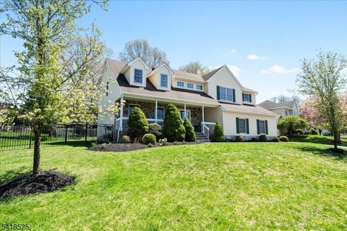 3 Magnolia Ct, Succasunna, NJ, 07876-2109 | Card Image
