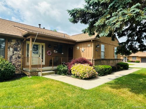 3-12104 Lexington Dr, South Lyon, MI, 48178-8108 | Card Image