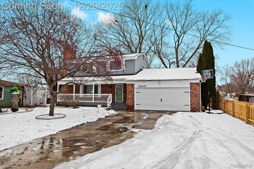 52411 Washington St, New Baltimore, MI, 48047-4131 | Card Image