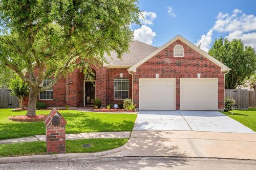 16806 Bay Ledge Ct, Friendswood, TX, 77546-4975 | Card Image