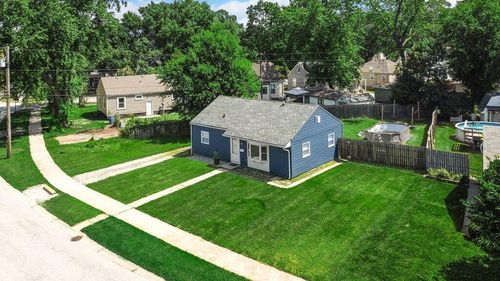 8115 Wicker Park Dr, Highland, IN, 46322-1035 | Card Image