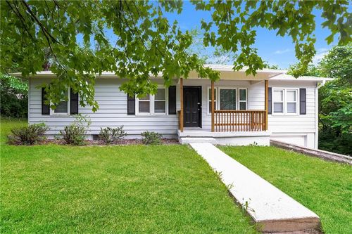 2005 Ne 33rd Ter, Kansas City, MO, 64116-2804 | Card Image