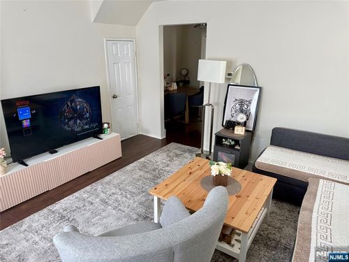 50 Main St, Lodi, NJ, 07644-1646 | Card Image