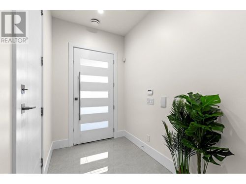4630 Raymer Rd, Kelowna, BC, V1W1J3 | Card Image