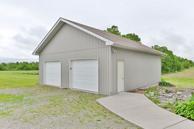 126 Squire Rd, House other with 3 bedrooms, 2 bathrooms and 8 parking in Springbrook ON | Image 32