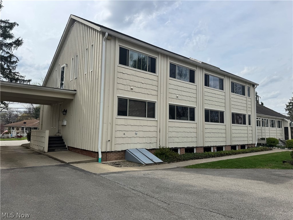 Commercial Lease in Medina 2