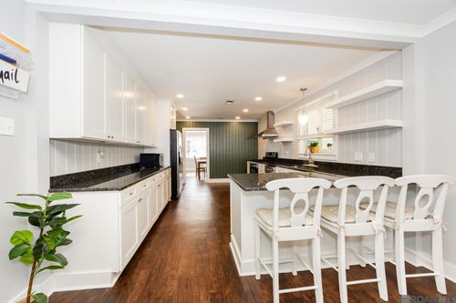 423 Avenue E, Port Allen, LA, 70767-3122 | Card Image