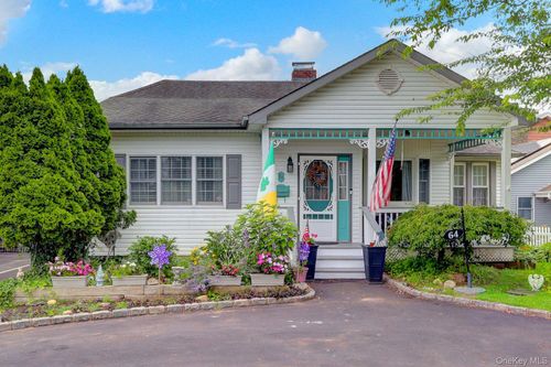 64 Hamilton St, Amityville, NY, 11701-3536 | Card Image