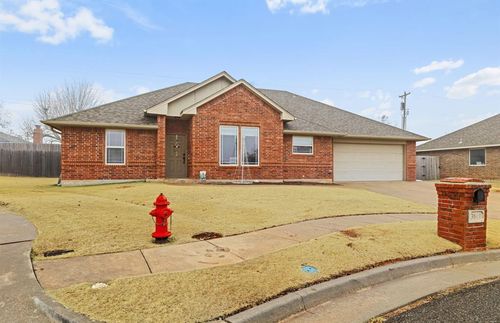 3801 Tori Place, Yukon, OK, 73099 | Card Image