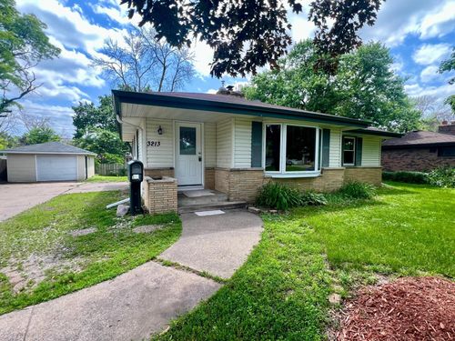 3213 Quarles Rd, Brooklyn Center, MN, 55429-2251 | Card Image
