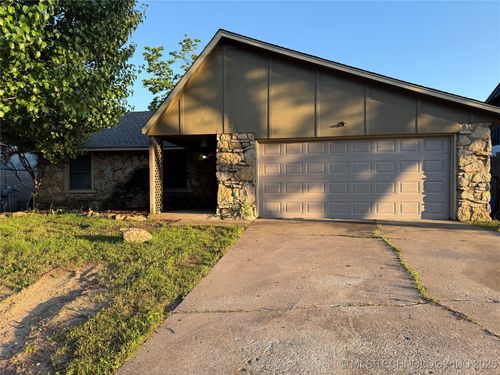 211 E Waco Pl, Broken Arrow, OK, 74011-3814 | Card Image