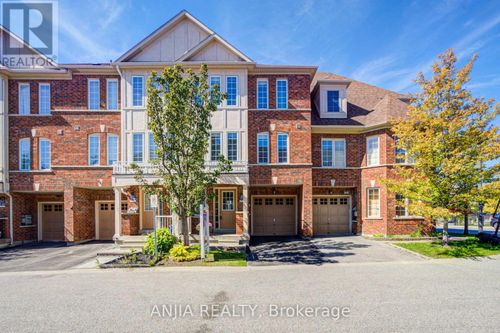 66 Prince Charles Way, Markham (Berczy), ON, L6C0M7 | Card Image