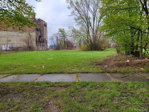 3352 Rochester St, Detroit, MI, 48206-1654 | Card Image