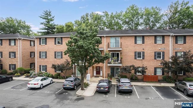 34 John St, Condo with 2 bedrooms, 1 bathrooms and null parking in Bloomfield NJ | Image 4