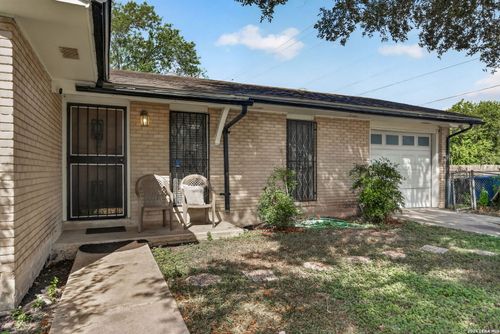 335 Park Plz, San Antonio, TX, 78237-1335 | Card Image