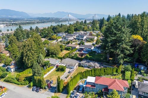 11458 139 St, Surrey, BC, V3R3E3 | Card Image