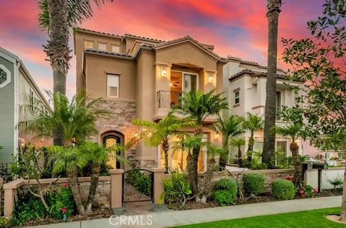 225 11th St, Huntington Beach, CA, 92648 | Card Image